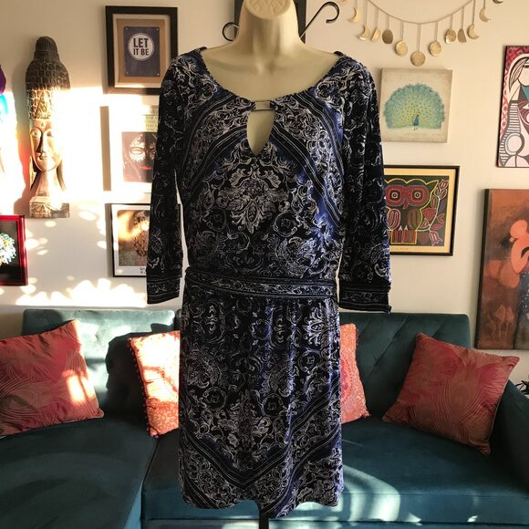 White House Black Market size S Black & Blue Scroll Print Stretch Jersey Dress - Picture 1 of 4